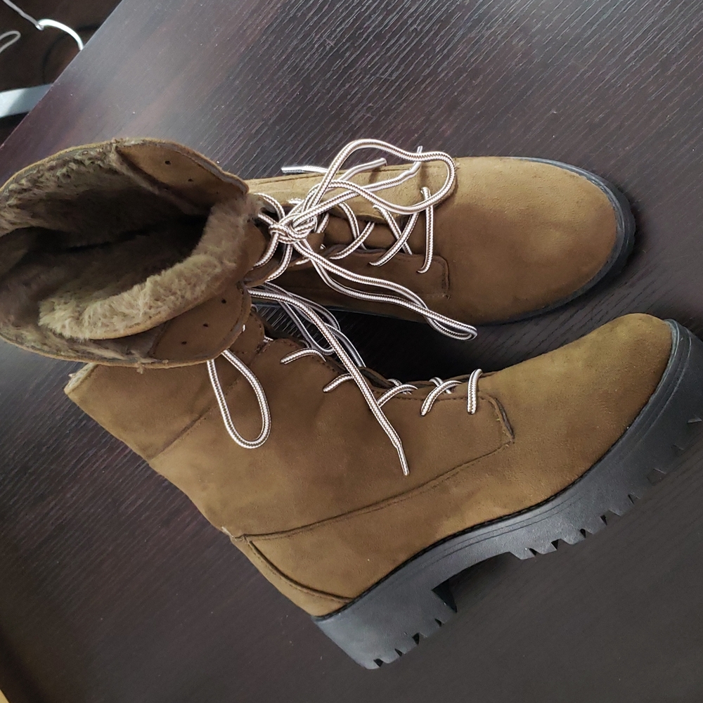 Rouge high cut boots